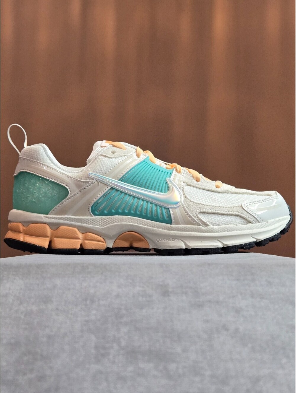 Nike Vomero 5 - Iridescent / Sail / Teal (IM7160-133) Youth 6 / Women's 7.5